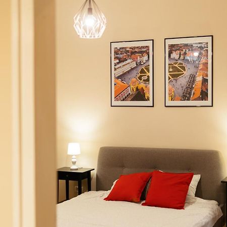 Chic Apartment In Historical City Center تيميشورا المظهر الخارجي الصورة