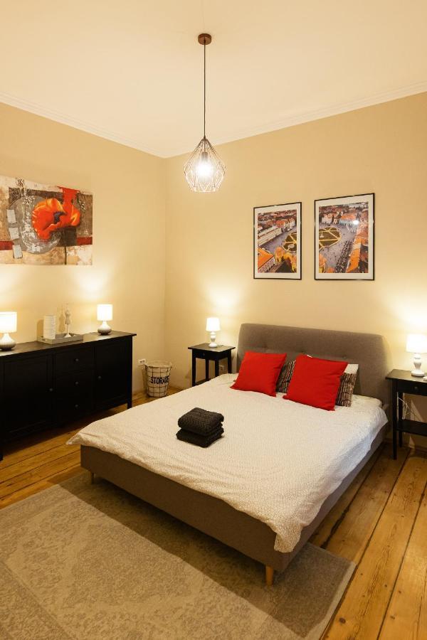 Chic Apartment In Historical City Center تيميشورا المظهر الخارجي الصورة