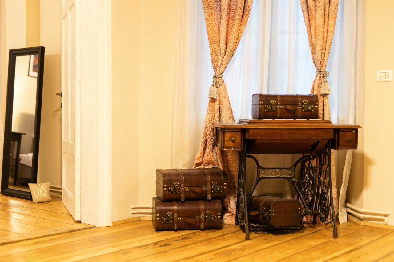 Chic Apartment In Historical City Center تيميشورا المظهر الخارجي الصورة