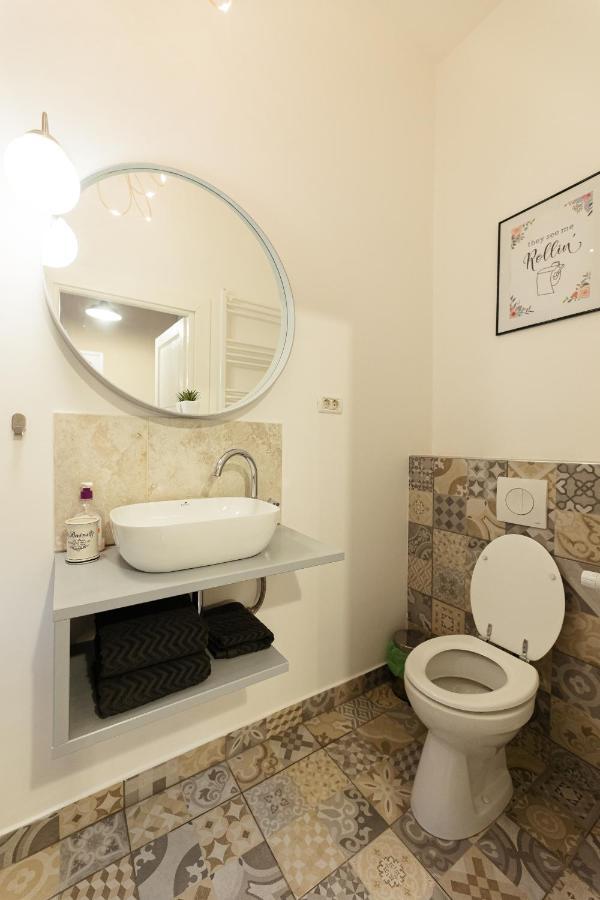 Chic Apartment In Historical City Center تيميشورا المظهر الخارجي الصورة
