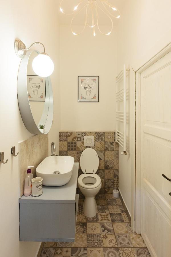 Chic Apartment In Historical City Center تيميشورا المظهر الخارجي الصورة