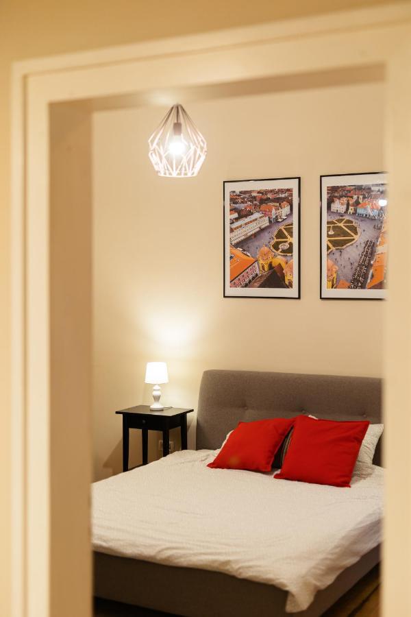 Chic Apartment In Historical City Center تيميشورا المظهر الخارجي الصورة
